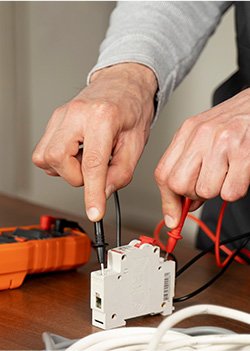 Mantenimiento eléctrico para comercios en Quilmes